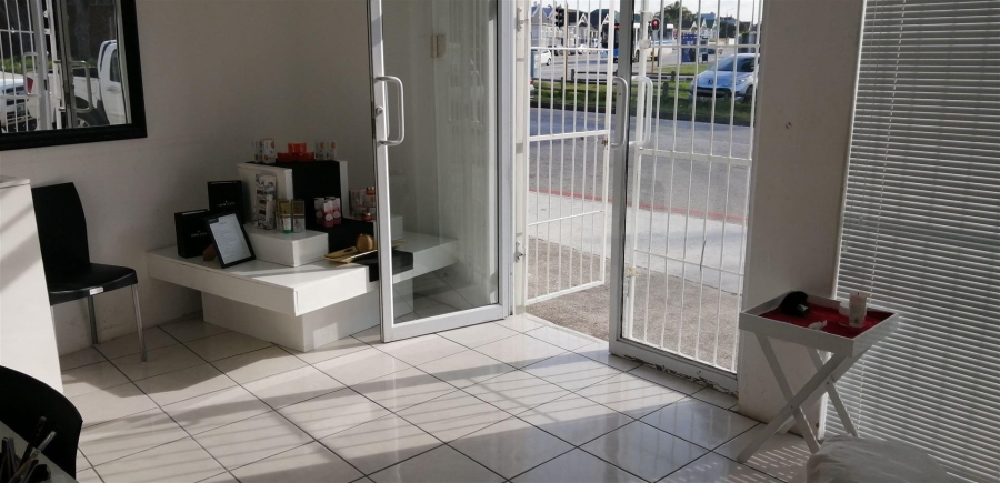 Commercial Property for Sale in Richmond Hill Eastern Cape